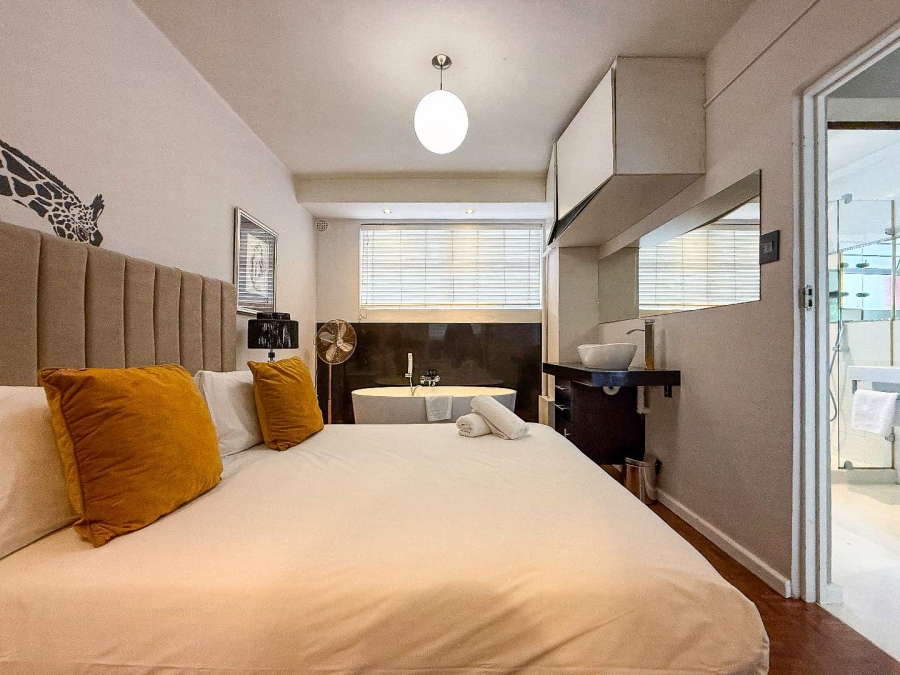 2 Bedroom Property for Sale in Green Point Western Cape